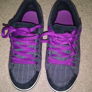 VANS SKYLA Skateboard Shoes Gray Pin Stripe Textile/Black Suede/Purple Laces 8.5